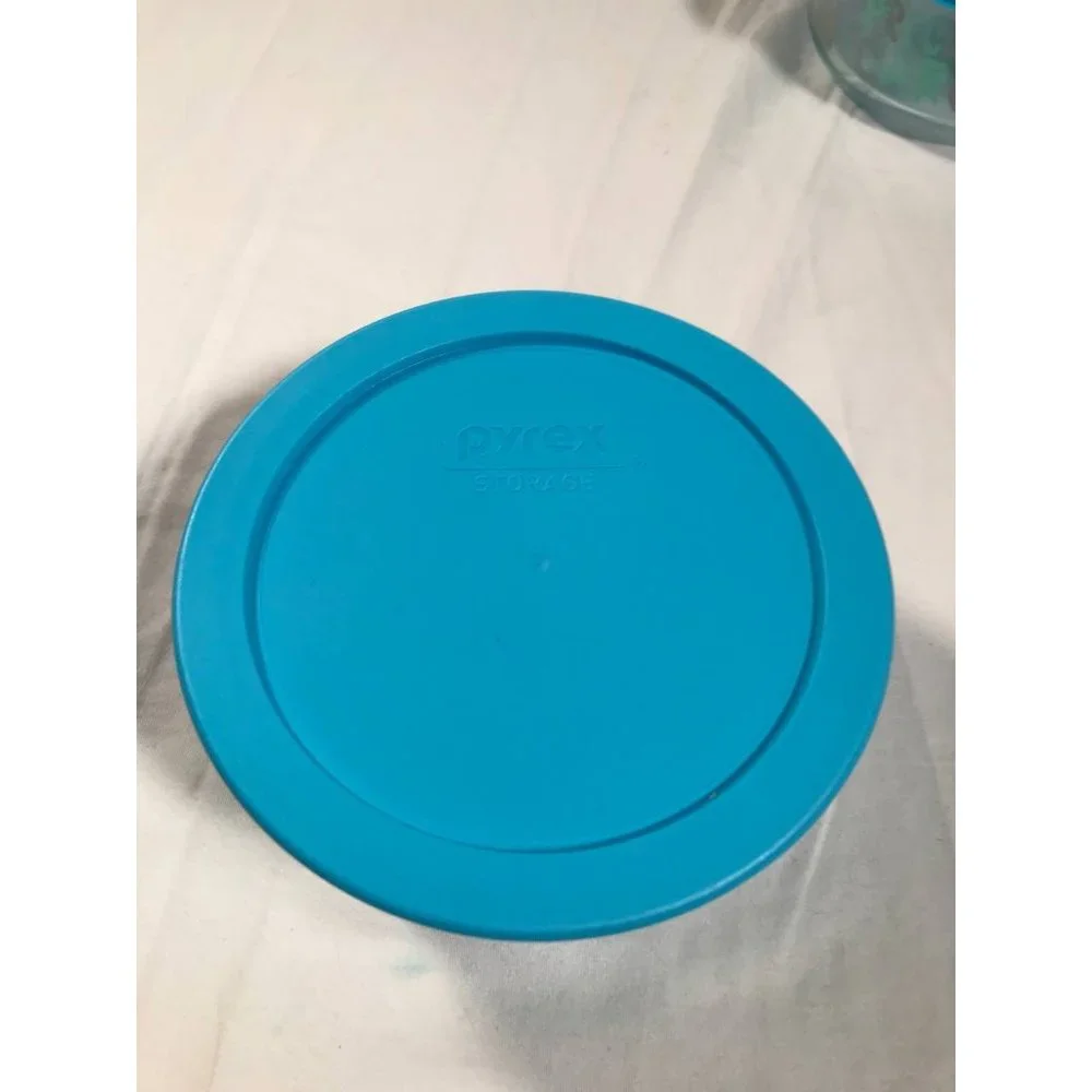 Pyrex Star Wars Baby Yoda 4-Cup Glass Container - Picture 6 of 6